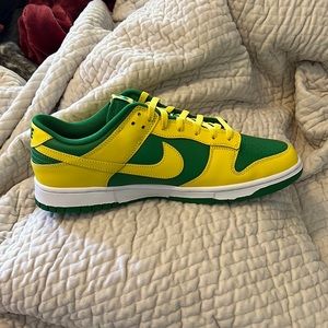 Nike dunk low reverse Brazil. Never worn brand new, size 13,
